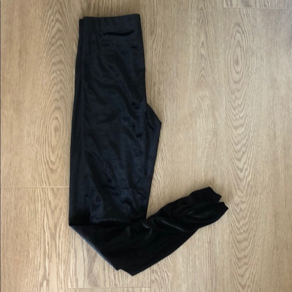 Dynamite - Naomi Velvet Leggings in Black - Picture 2 of 3